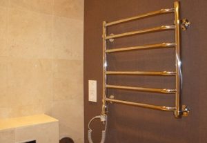 Установка электрического полотенцесушителя в ванной в Гаврилов-Ям